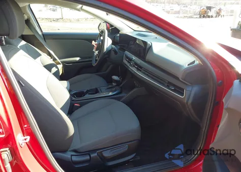 2025 Kia K4 Lxs from USA, damaged, VIN 3KPFT4DE4SE060114